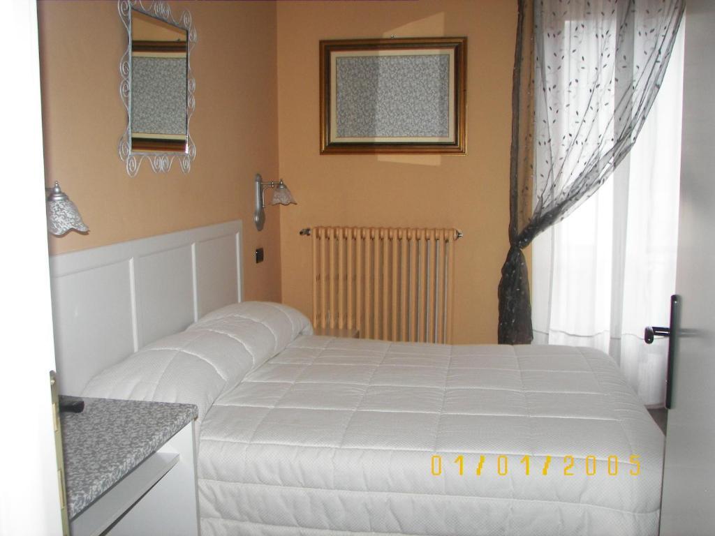 Albergo Sangrila Lanzo Torinese Room photo