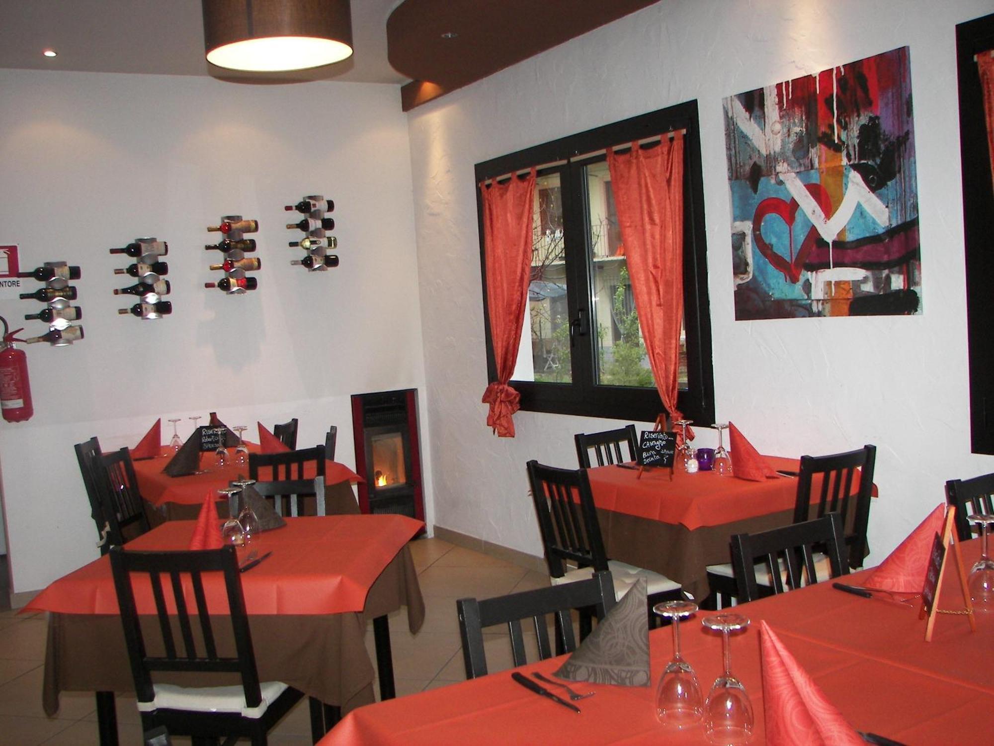 Albergo Sangrila Lanzo Torinese Exterior photo